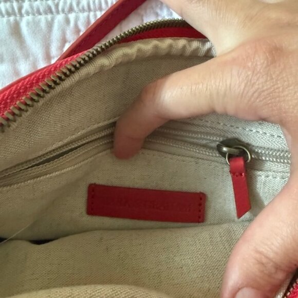 THE ESSENTIAL CROSSBODy mark &graham - Picture 3 of 5